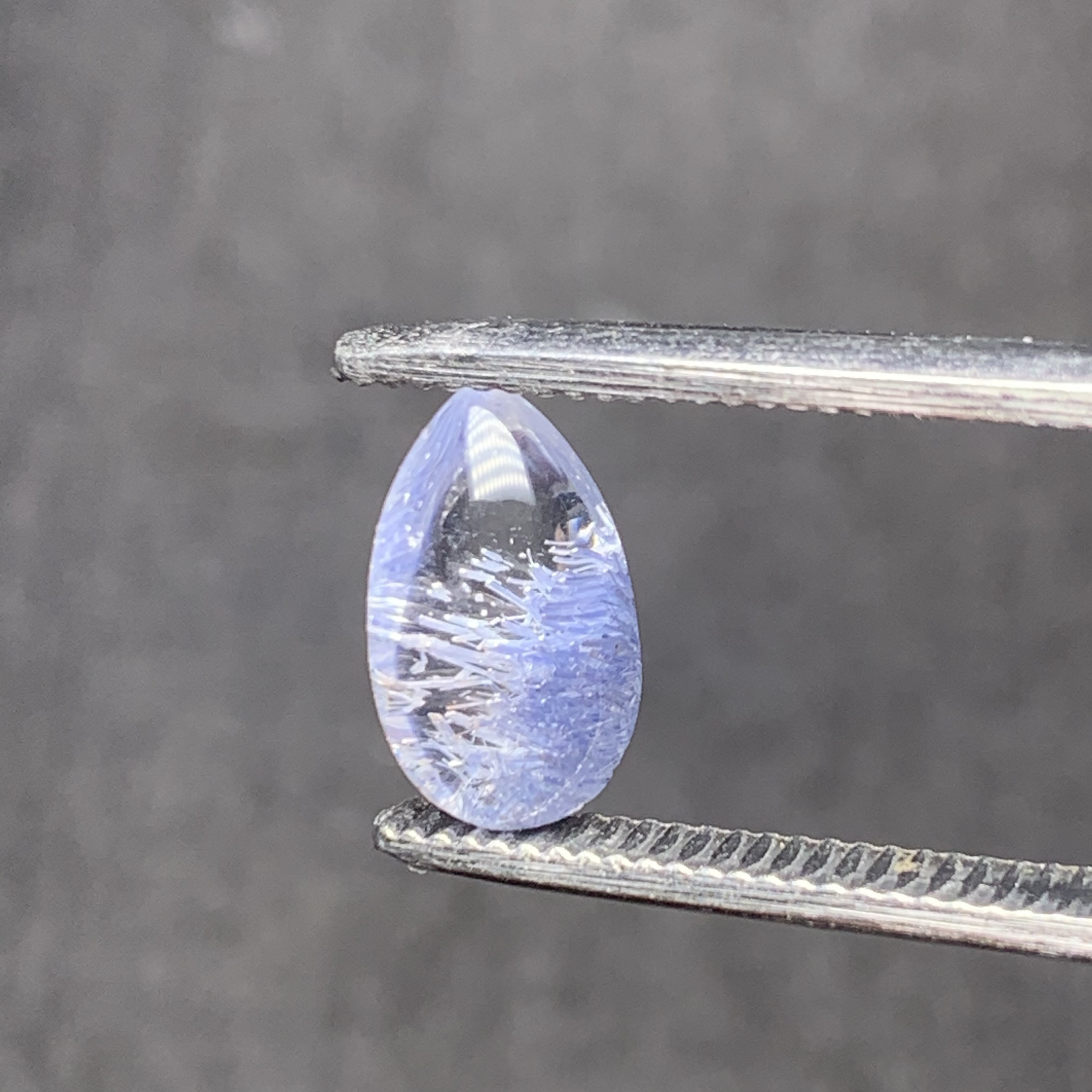 0.8  グラム デュモルチエライトインクォーツ ルース／天然水晶の中の青い世界／一点もの 希少天然石