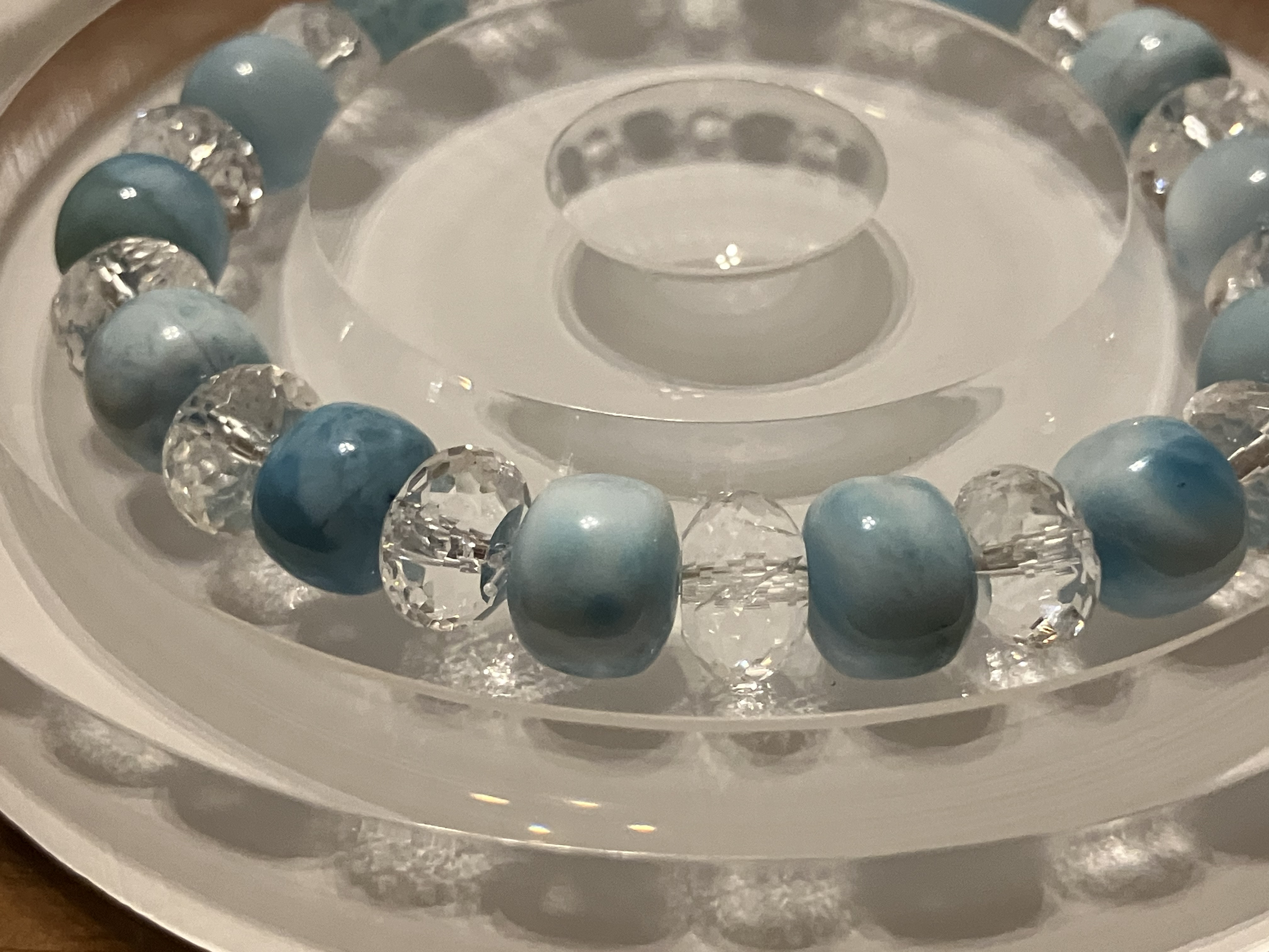 ドミニカ産タル型ラリマーと透明感のあるキラキラカット水晶のブレスレット！ラリマー模様がかわいい❤︎内径16ミリオーバー