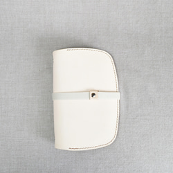 ナチュラルのヌメ革のバイブルサイズのバインダー 9枚目の画像