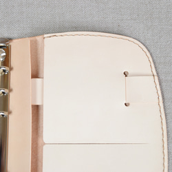 ナチュラルのヌメ革のバイブルサイズのバインダー 8枚目の画像