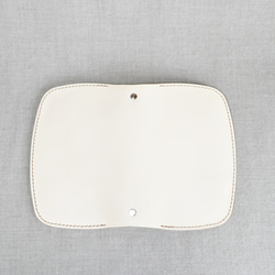 ナチュラルのヌメ革のバイブルサイズのバインダー 7枚目の画像