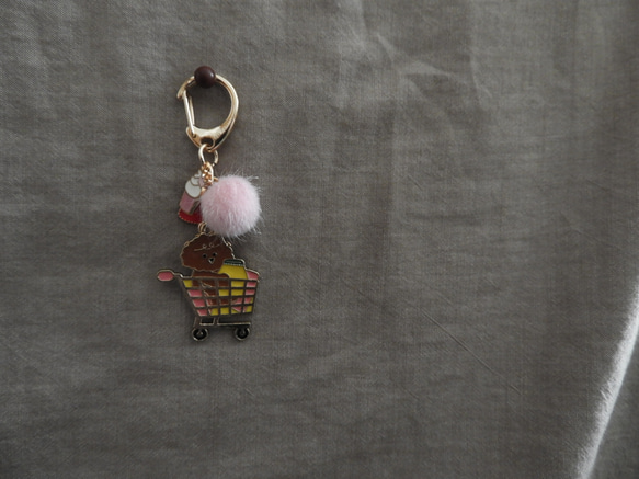 11月☆ 犬の日☆彡保護犬チャリティー☆彡　お買物 プードル ちゃん キーホルダ　☆彡　＊犬　トイプードル 5枚目の画像