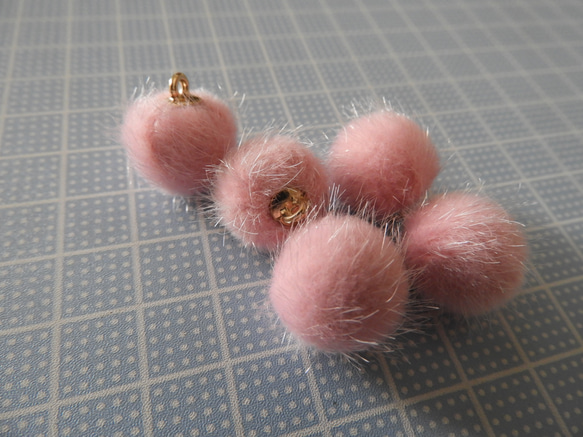 11月☆ 犬の日☆彡保護犬チャリティー☆彡　お買物 プードル ちゃん キーホルダ　☆彡　＊犬　トイプードル 4枚目の画像