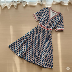 【新品】大きいサイズ夏服ゆったり半袖幾何学模様 Vネックワンピース4L w 5枚目の画像