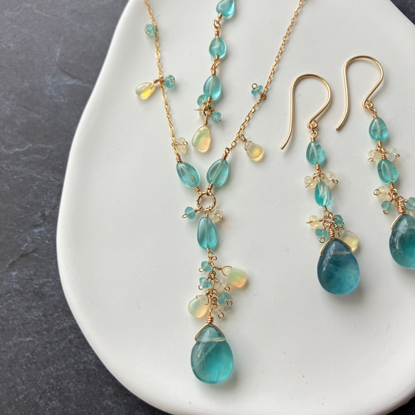 14kgf＊グリーンフローライト&アパタイト&エチオピアオパールのピアス&ネックレス 3枚目の画像