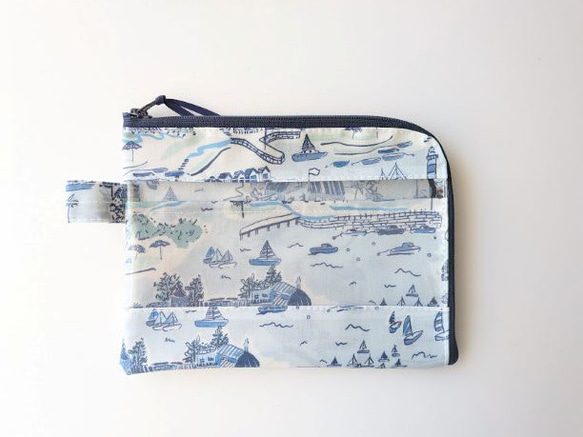 仕切付きA6（お薬手帳）L字ファスナー　クリアポーチ　アドベンチャーコースト　リバティ　ラミネート♡ポートメリオン 1枚目の画像