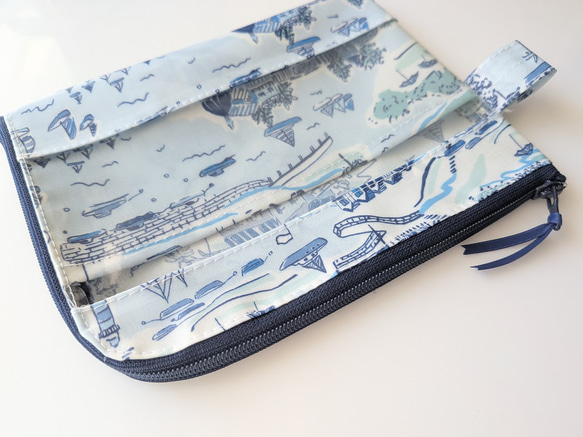 仕切付きA6（お薬手帳）L字ファスナー　クリアポーチ　アドベンチャーコースト　リバティ　ラミネート♡ポートメリオン 4枚目の画像