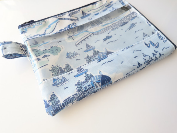 仕切付きA6（お薬手帳）L字ファスナー　クリアポーチ　アドベンチャーコースト　リバティ　ラミネート♡ポートメリオン 3枚目の画像