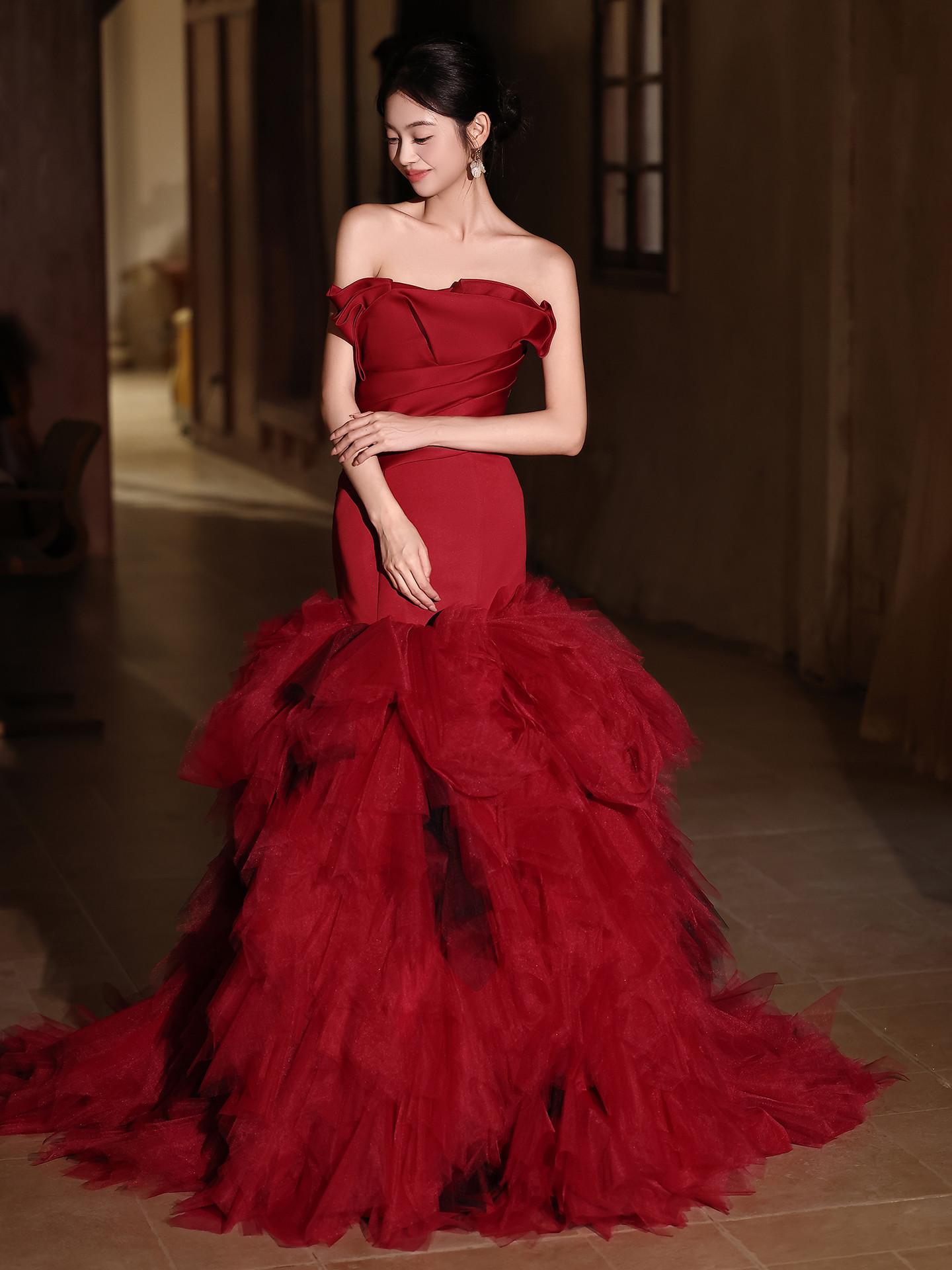 豪華 赤 オフショルダー ウェディングドレス 花嫁 パーティー 演奏会 二次会 前撮り 披露宴 09106