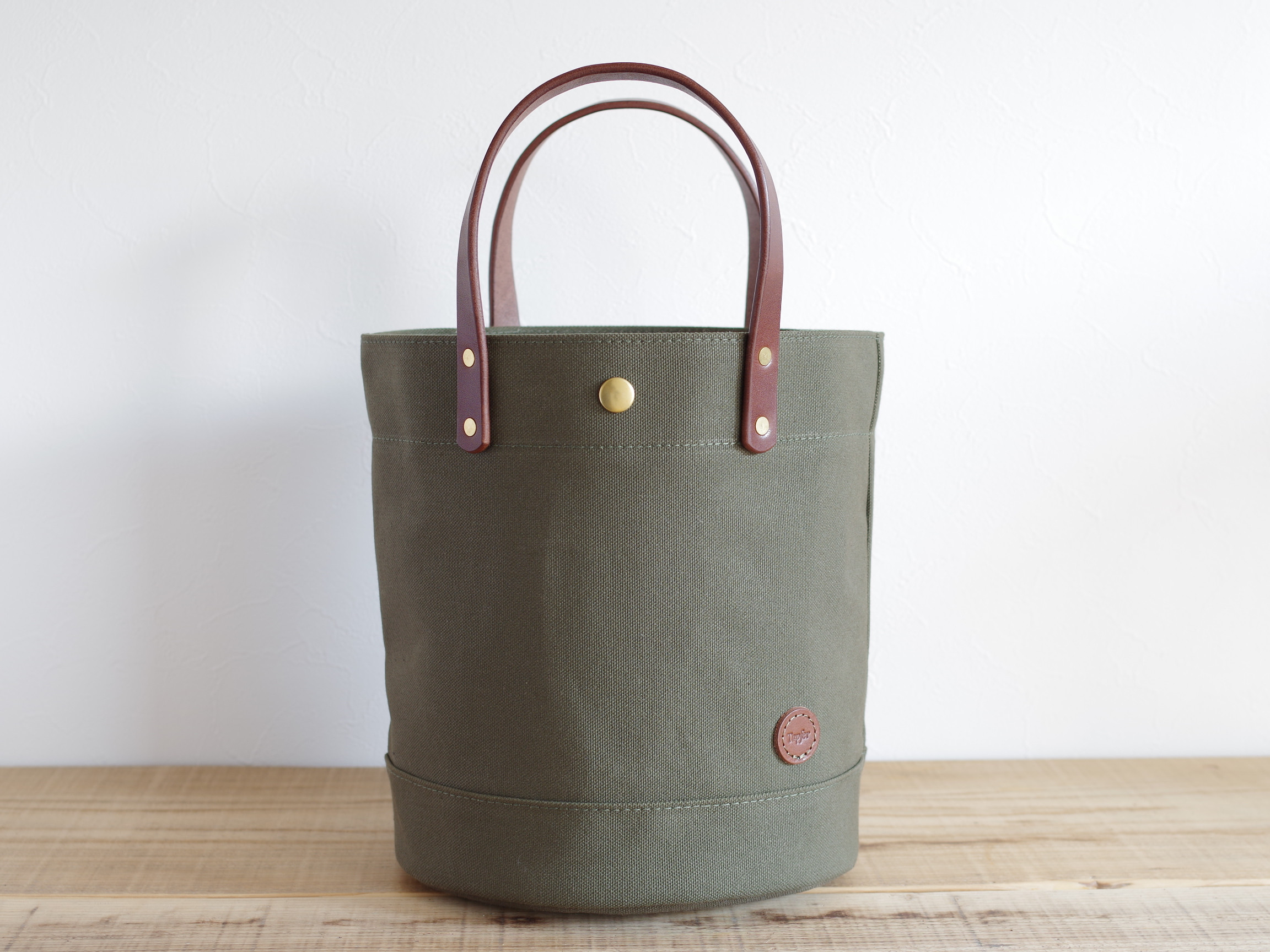 レザーハンドル帆布 丸底トートバッグ オリーブ