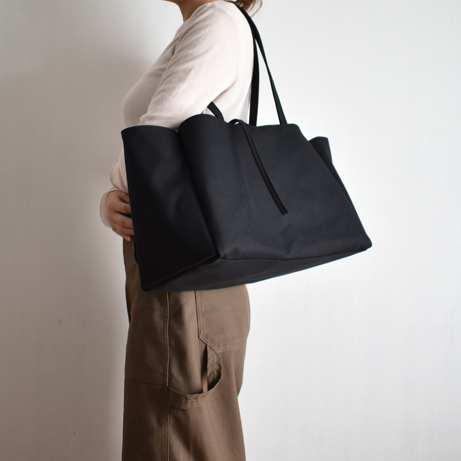 BOX2 TOTE BAG（ブラック）肩掛け 帆布 トートバッグ マチ広め ポケット6 キャンバス