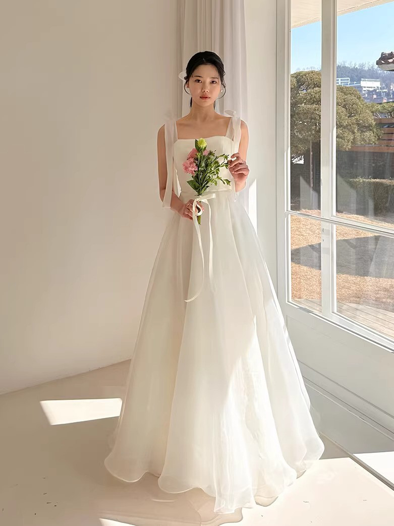 ノースリーブ 白 黒 黄色 ピンク シンプル おしゃれ ウェディングドレス 韓国風 花嫁 前撮り JSXA685