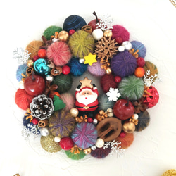 カラフルでにっこり☆毛糸玉のクリスマスリース（中） 毛糸玉リース