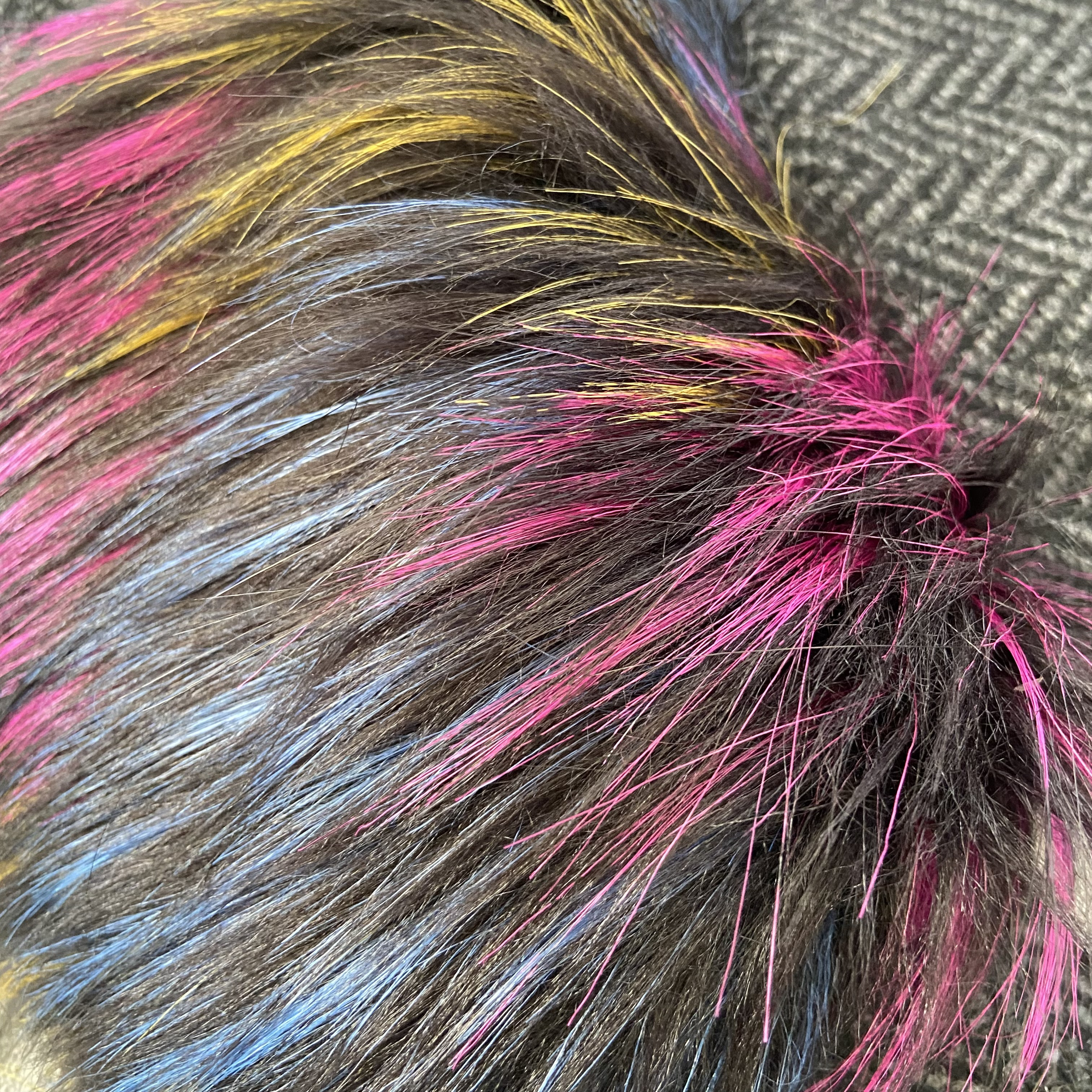 アクセサリー感覚の上品マフラー♪ブラック&カラー♡エコファー