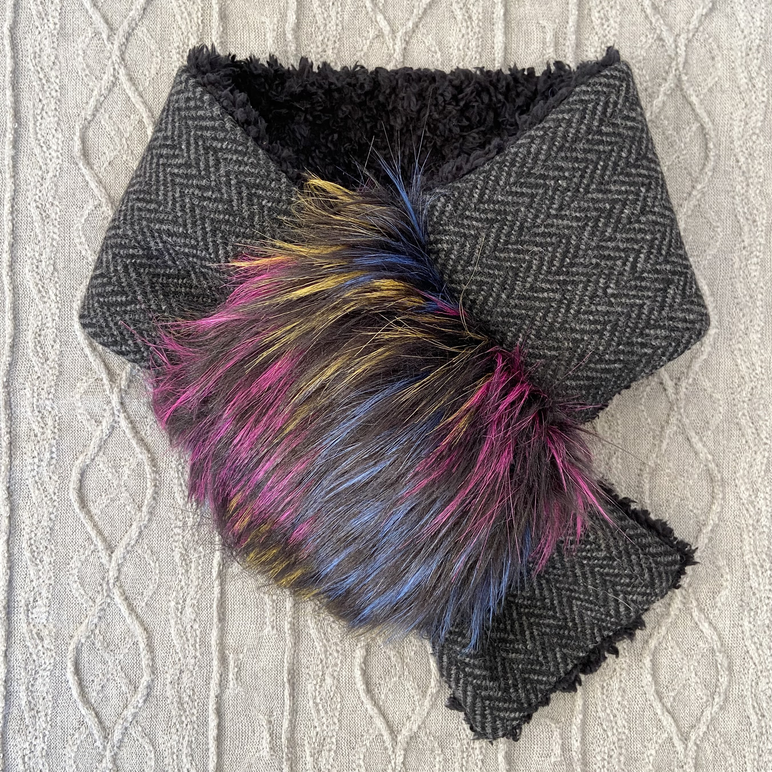 アクセサリー感覚の上品マフラー♪ブラック&カラー♡エコファー