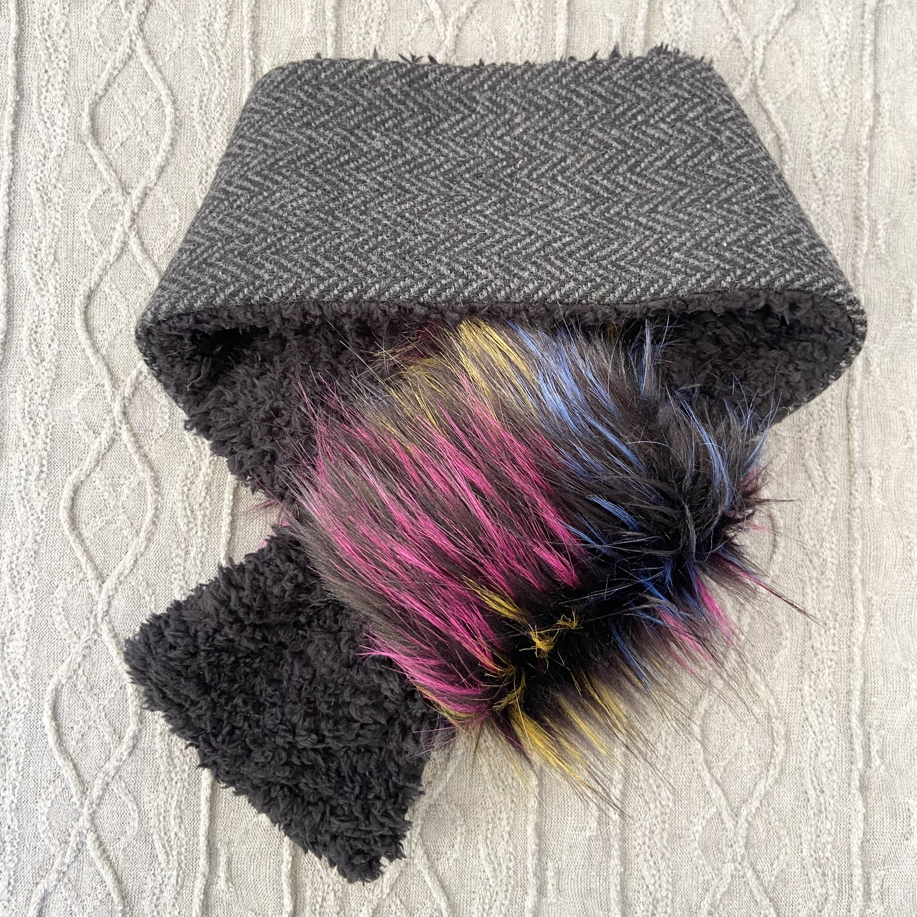 アクセサリー感覚の上品マフラー♪ブラック&カラー♡エコファー