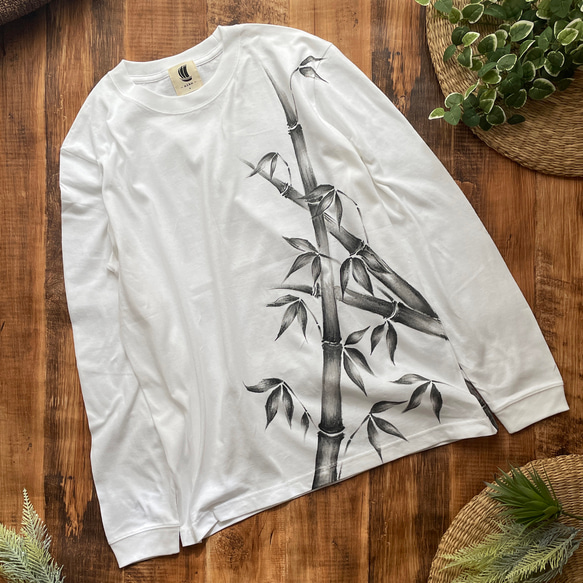 手描き竹柄袖リブロングTシャツ ホワイト 長袖 秋冬 和柄 和風 1枚目の画像