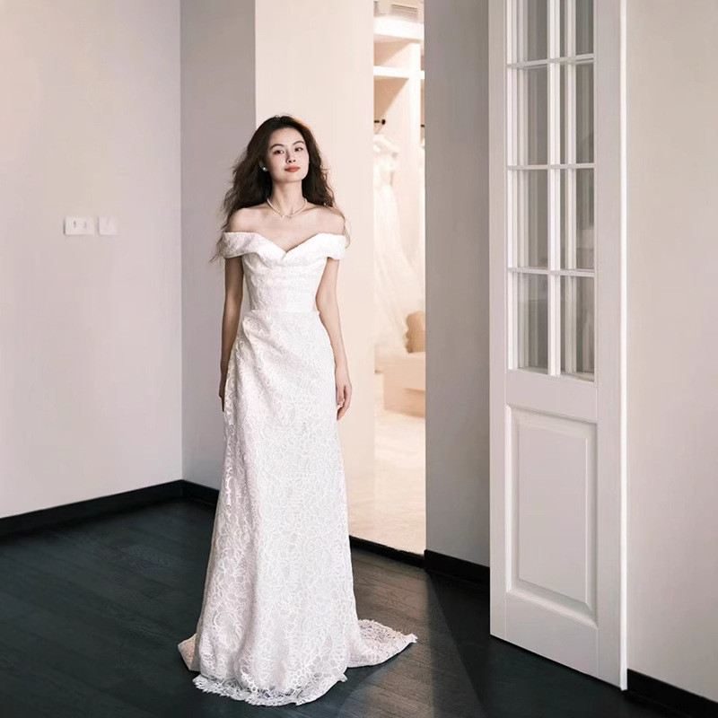 オフショルダー 白 レース 裾引き シンプル おしゃれ 裾引き ウェディングドレス 韓国風 花嫁 前撮り JSXA706