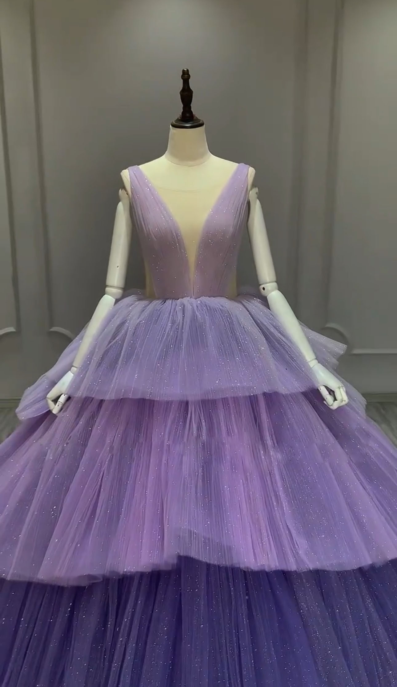 高評価続々　グラデーション　パープル　お色直し　深めvネック　セクシー　ギャザー　フリル　優雅　編み上げ　キラキラ結婚式