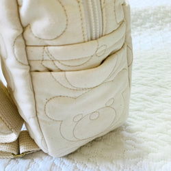 Mサイズ　kumasan スモーキーホワイト　選べる　両開きくまみみベビーリュック　くまキルト　一升餅　プレバッグ 6枚目の画像