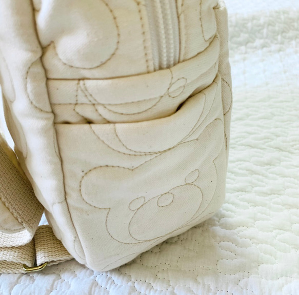 Mサイズ　kumasan スモーキーホワイト　選べる　両開きくまみみベビーリュック　くまキルト　一升餅　プレバッグ 6枚目の画像