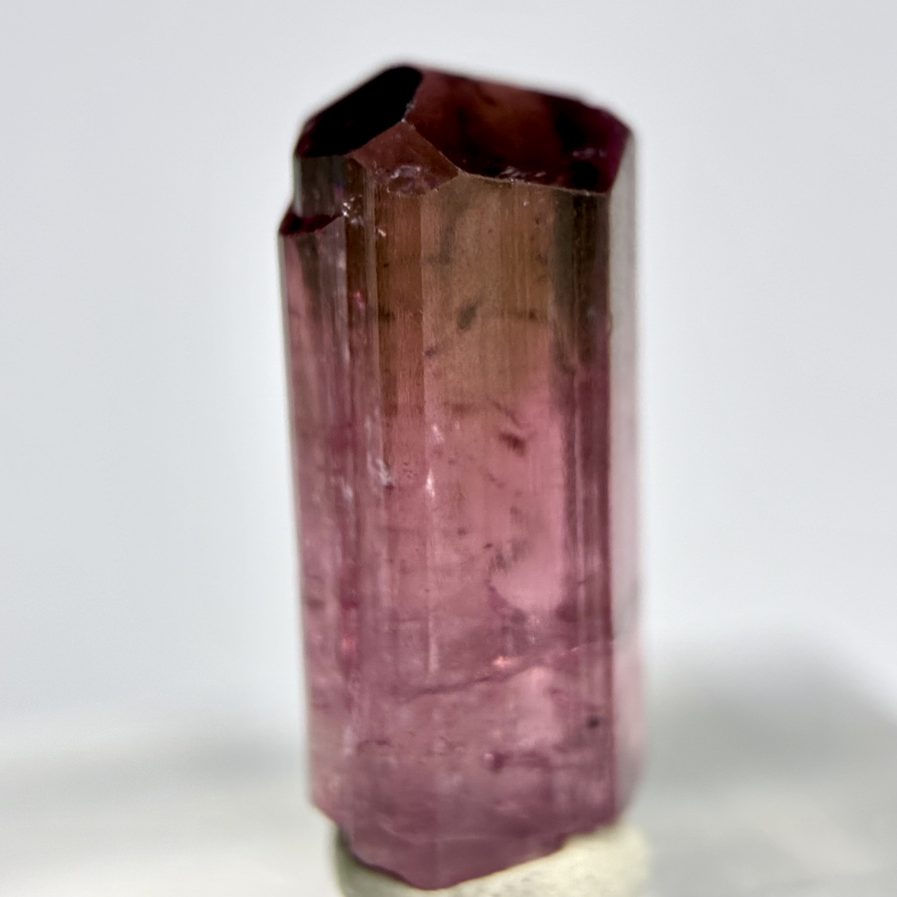 ロシア産トルマリン 【一点物】 原石 鉱物 天然石 (No.1821)