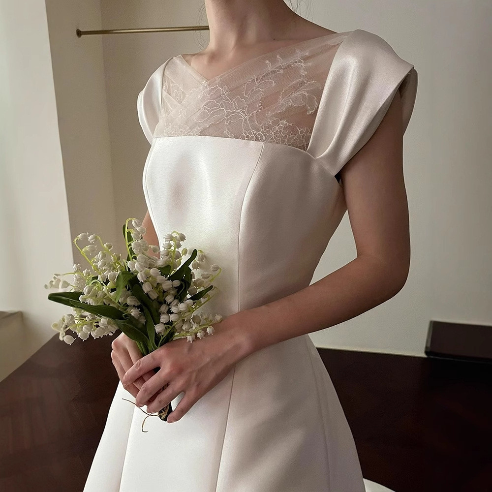 半袖 サテン 白 黒 裾引き シンプル おしゃれ ウェディングドレス 高級感 韓国風 花嫁 前撮り JSXA692