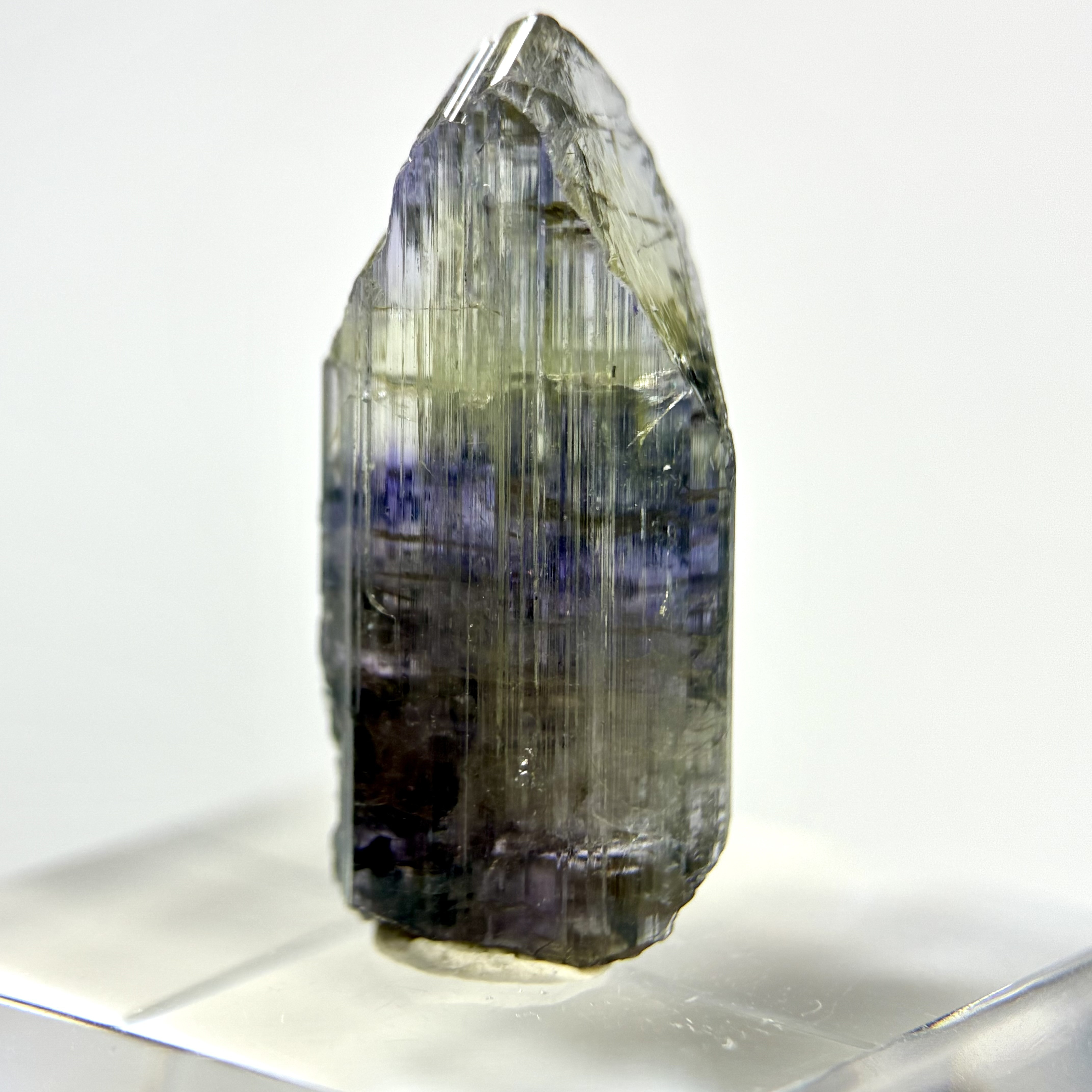 メレラニ産 非加熱タンザナイト 【一点物】 原石 鉱物 天然石 (No.1829)