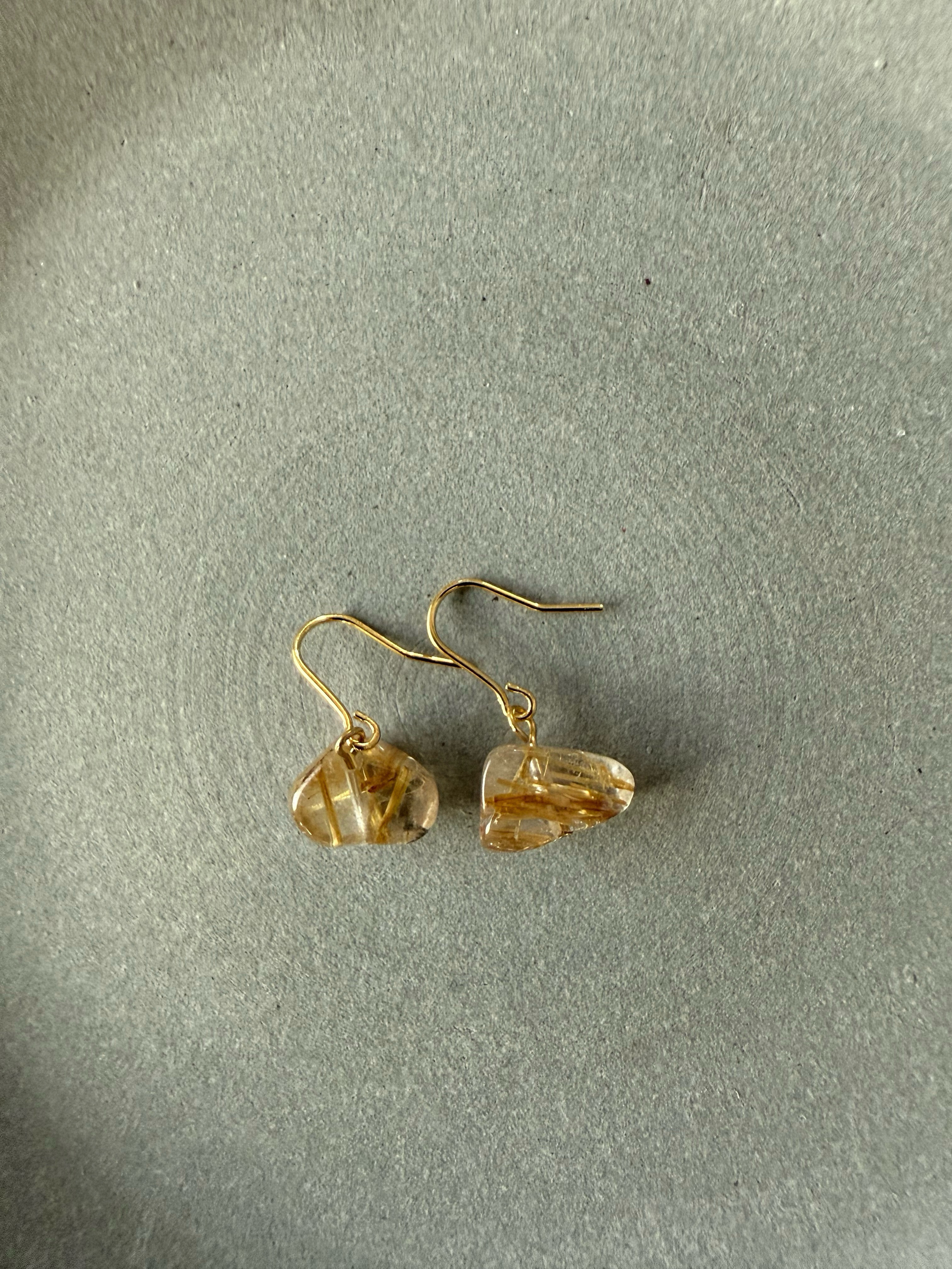 美しいゴールドルチルクォーツ♚ピアス/ノンホールピアス