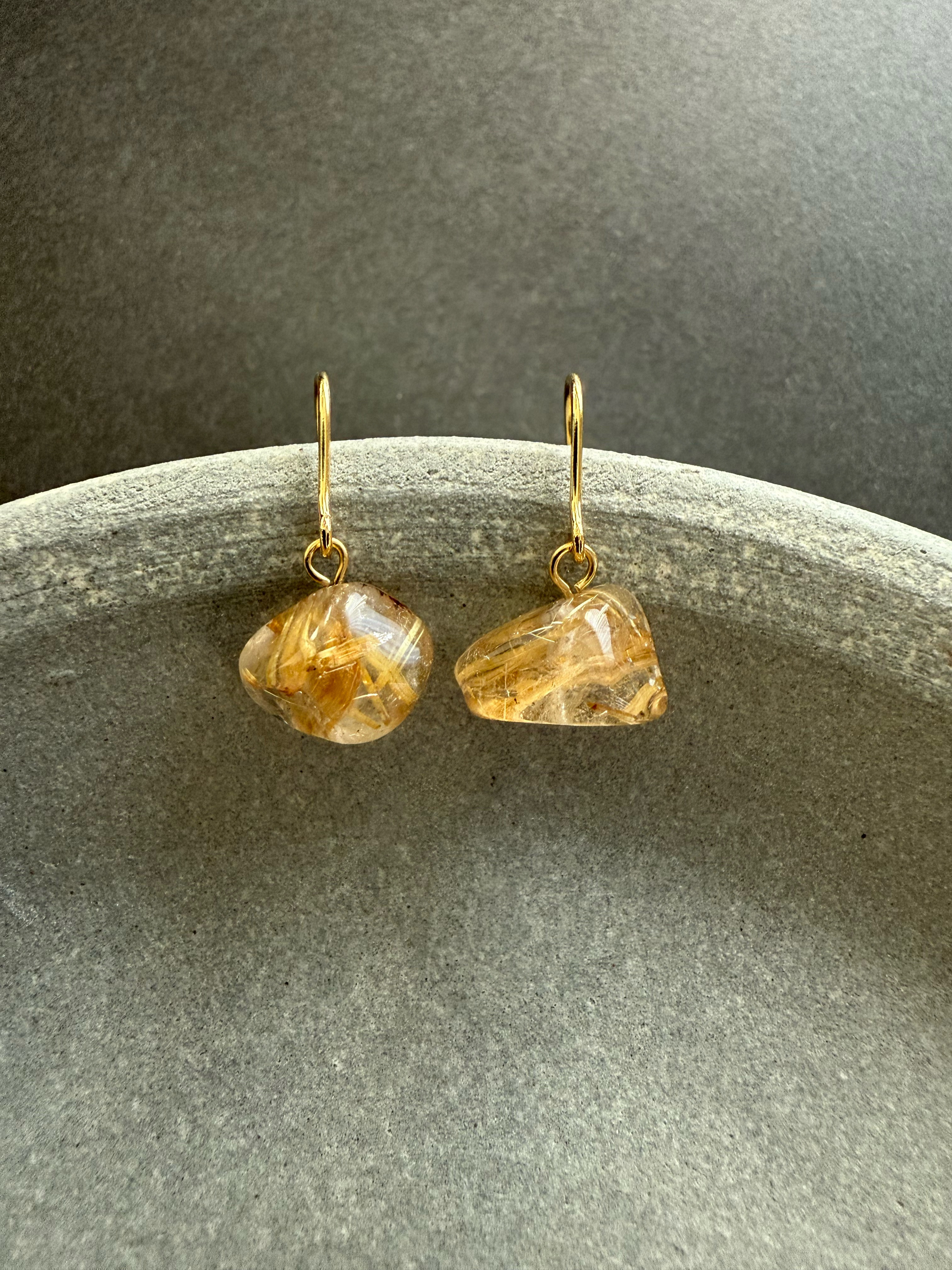 美しいゴールドルチルクォーツ♚ピアス/ノンホールピアス