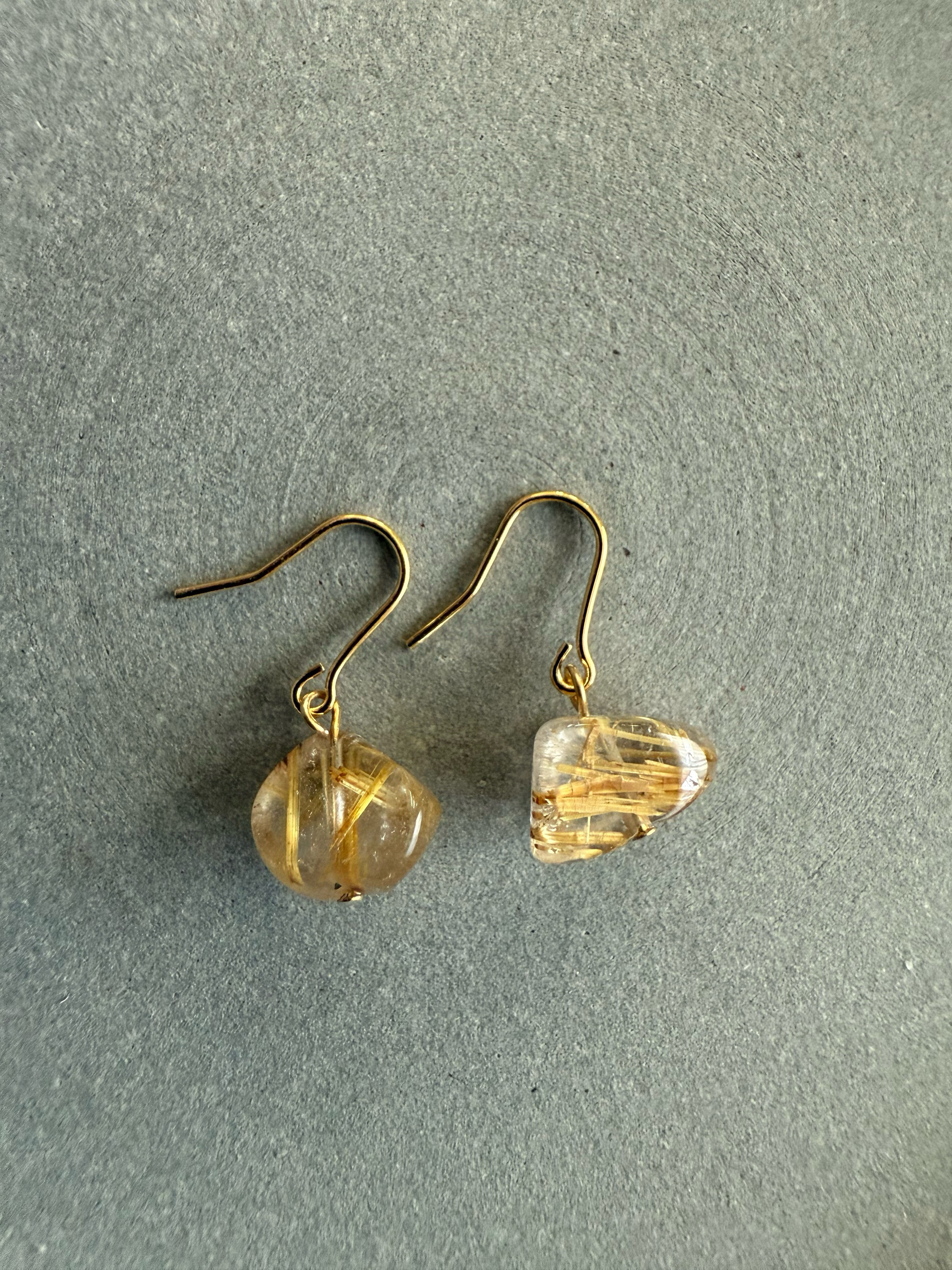 美しいゴールドルチルクォーツ♚ピアス/ノンホールピアス