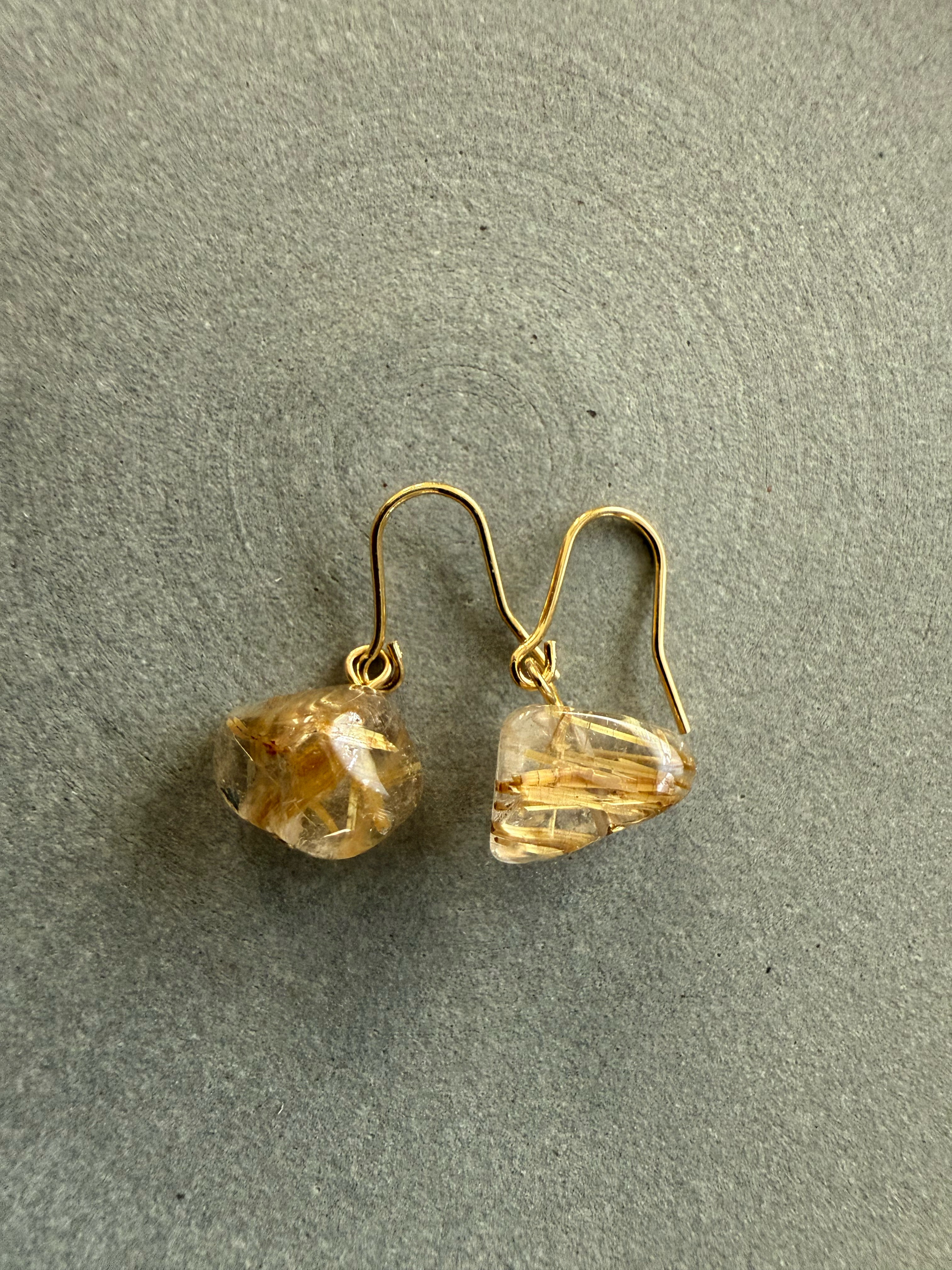 美しいゴールドルチルクォーツ♚ピアス/ノンホールピアス