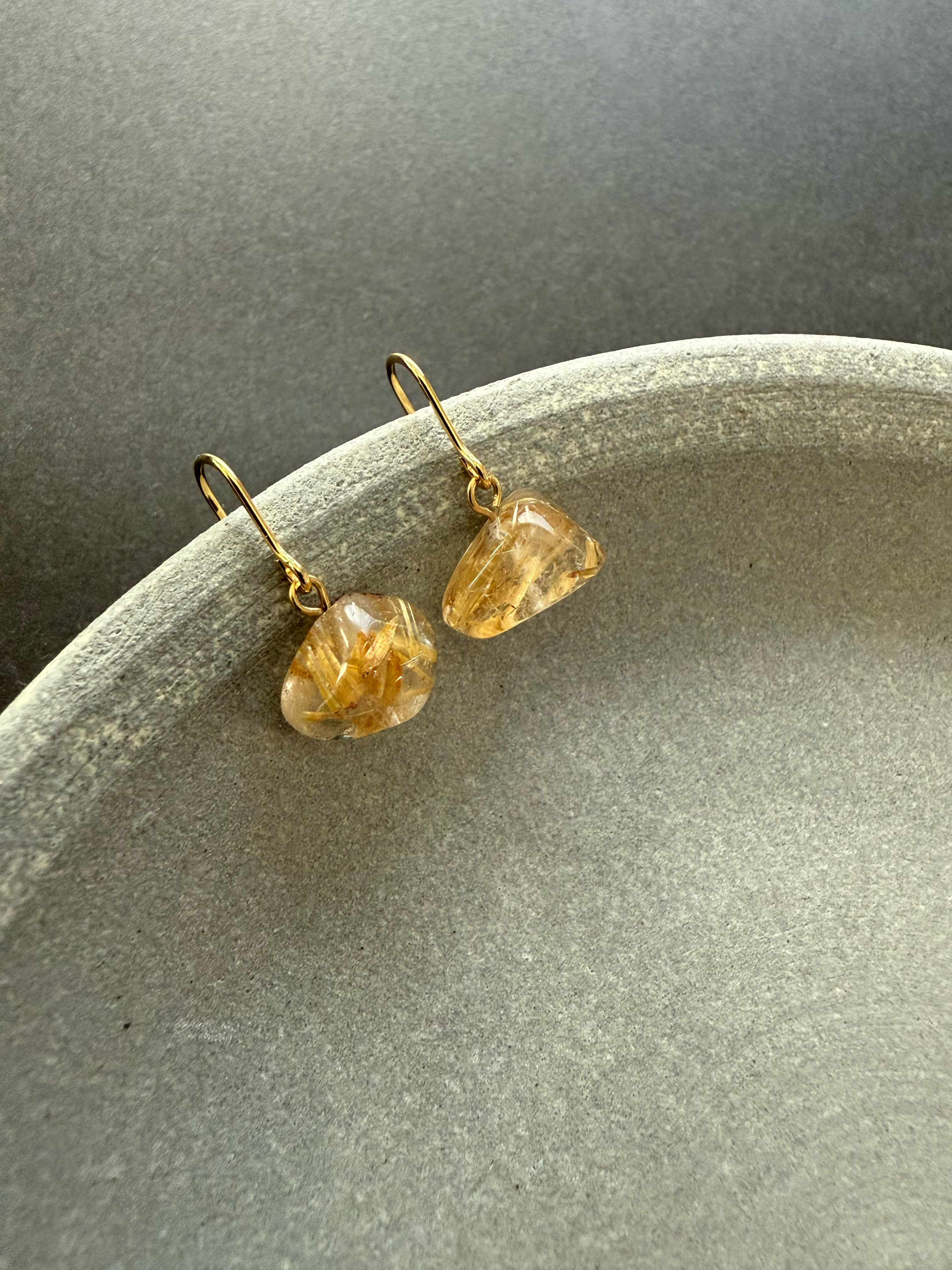 美しいゴールドルチルクォーツ♚ピアス/ノンホールピアス