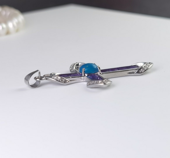 天然「アメジスト☆ブルーアパタイト」十字架ペンダント　秋冬のコーディ 5枚目の画像