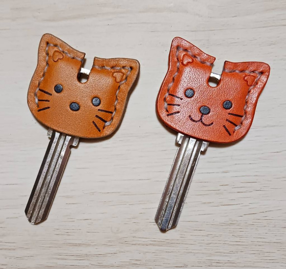[受注制作] 　猫　キーカバーキャップ　革 1枚目の画像