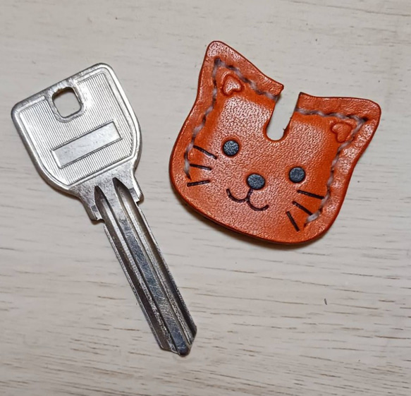 [受注制作] 　猫　キーカバーキャップ　革 4枚目の画像