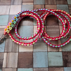 パラコード　お花付きショルダーリード（小型犬〜中型犬） 3枚目の画像