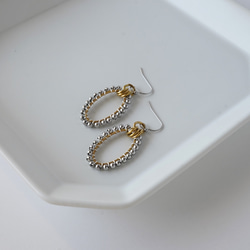 サージカルステンレス　メタルボールピアス　オーバル　シルバー　バイカラー　㊼　 4枚目の画像