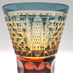 江戸切子　琥珀色藍色被せクリスタルガラス焼酎グラス　 1枚目の画像