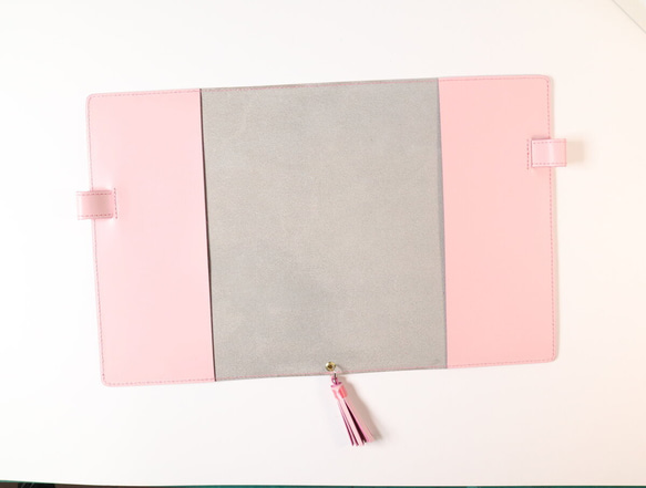【ちか様 専用ページ】牛革　可愛い　手帳カバー　バタフライストッパー　タッセル　ペールグレーさくら色 5枚目の画像