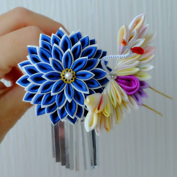 １点物】パステルカラーのぼかし染め鶴のかんざし銀ビラつき　青　紺　七五三・十三参りに　つまみ細工　成人式に／正絹 5枚目の画像