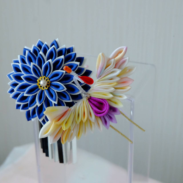 １点物】パステルカラーのぼかし染め鶴のかんざし銀ビラつき　青　紺　七五三・十三参りに　つまみ細工　成人式に／正絹 4枚目の画像