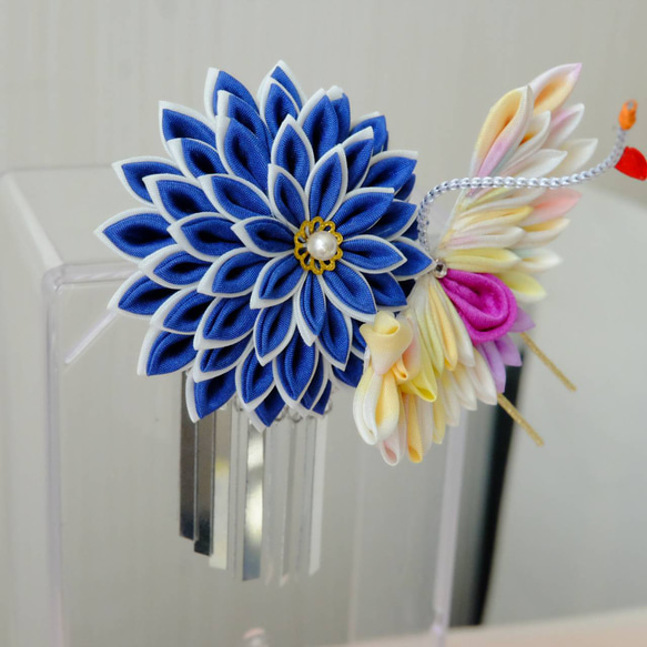 １点物】パステルカラーのぼかし染め鶴のかんざし銀ビラつき　青　紺　七五三・十三参りに　つまみ細工　成人式に／正絹 2枚目の画像