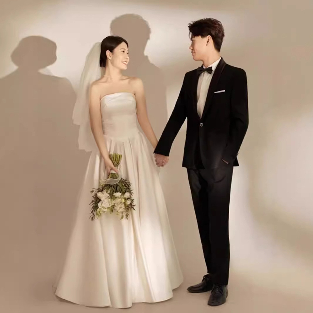 ノースリーブ サテン 白 黒 シンプル おしゃれ ウェディングドレス 高級感 韓国風 花嫁 前撮り JSXA641(2)