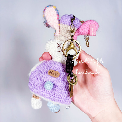 かぎ針編みのウサギのぬいぐるみ 気まぐれな編みぐるみアートドール