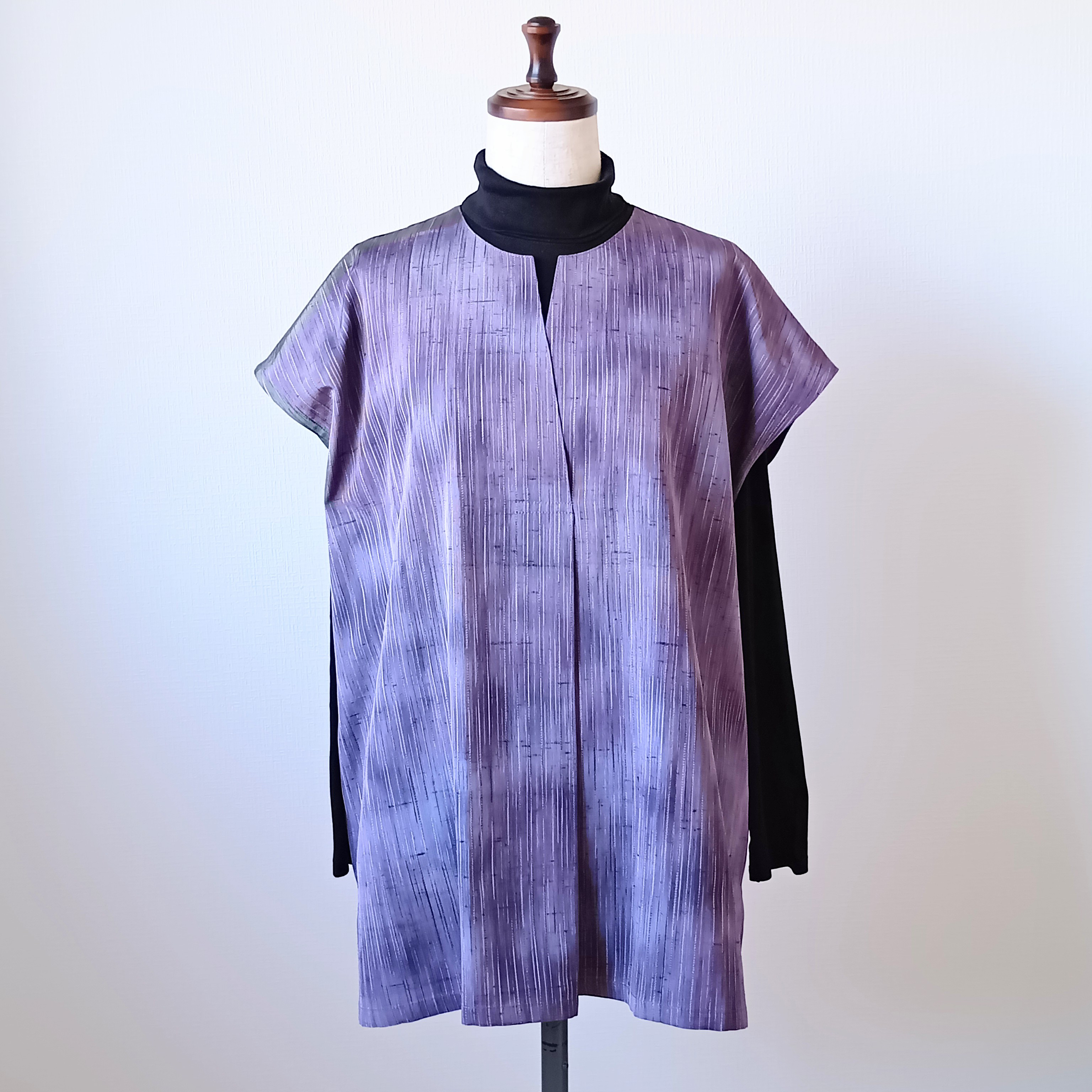 着物リメイク　紬のチュニックベスト　紫のぼかしに縞