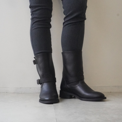 ☆締め付け感ゼロ☆すぱっとワンアクションで履けるエンジニアブーツ