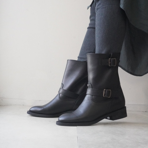 ☆締め付け感ゼロ☆すぱっとワンアクションで履けるエンジニアブーツ