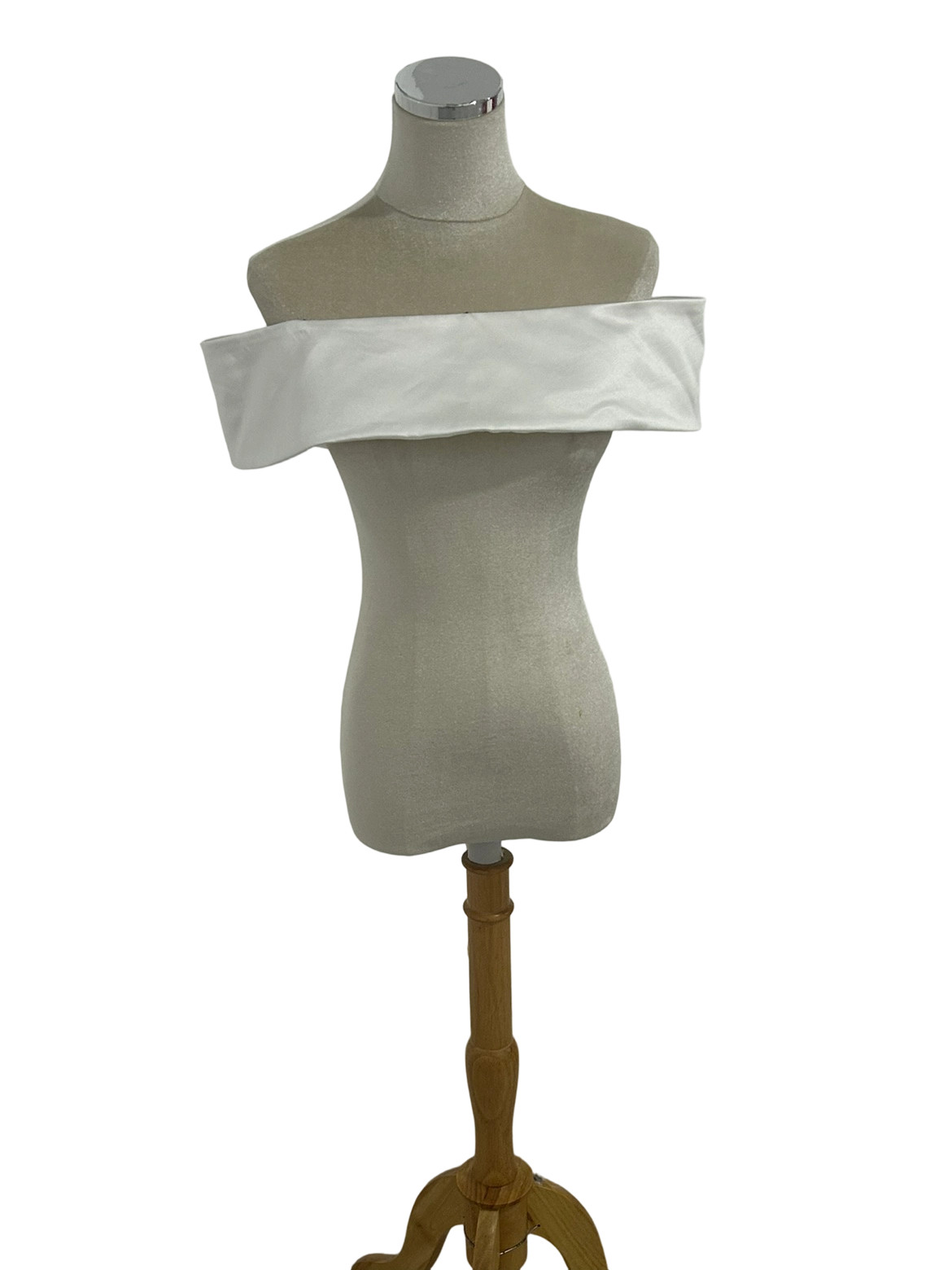 取り外し可能なオフショルダー オフホワイト くるみボタン 光沢サテン 花嫁/ウェディングドレス 9,483円