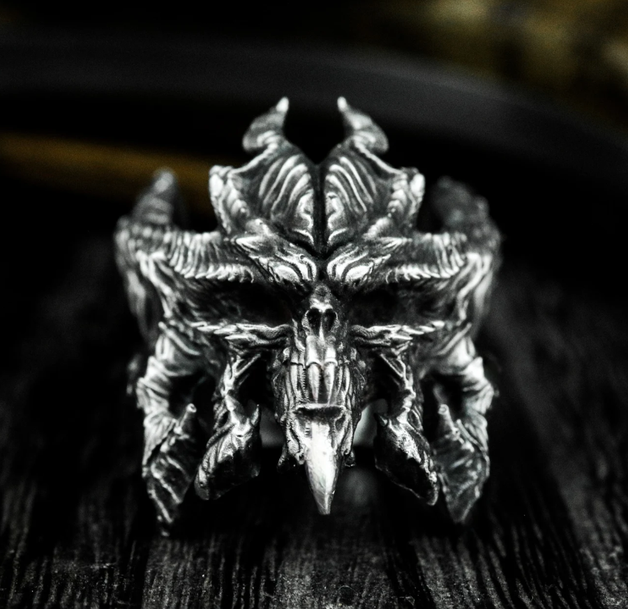 腐敗した悪魔の仮面 925シルバーリング – 朽ちたゴシックホラーの顔デザイン – ハンドメイドのダークファンタジー男性